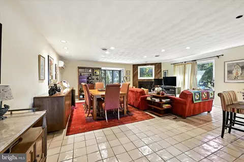 Dining - 6705 Chippewa Dr, Baltimore, MD 21209 photo 3 of 3