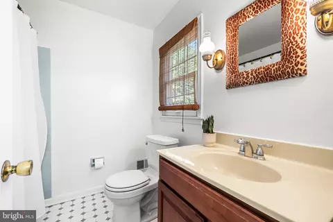Bath - 2504 Carroll Mill Rd, Phoenix, MD 21131 photo 2 of 4