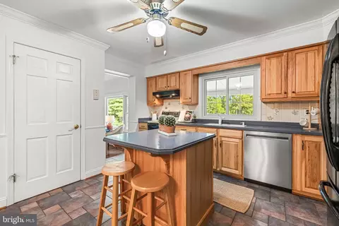 Kitchen - 2504 Carroll Mill Rd, Phoenix, MD 21131 photo 2 of 4