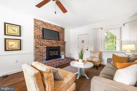 Living - 2504 Carroll Mill Rd, Phoenix, MD 21131 photo 3 of 4