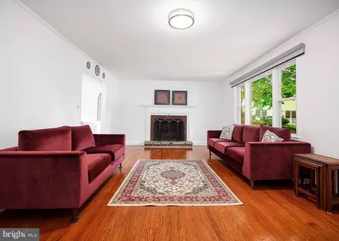 Living - 448 Range Rd, Towson, MD 21204 photo 1 of 2