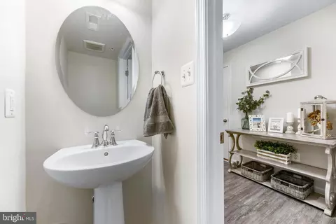 5 Gates Park Ct, Baltimore, MD 21227 photo 4