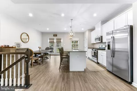 5 Gates Park Ct, Baltimore, MD 21227 photo 10