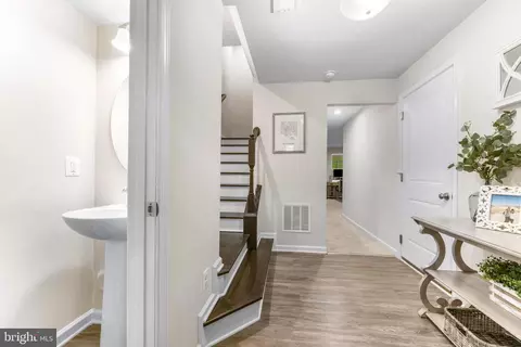5 Gates Park Ct, Baltimore, MD 21227 photo 5