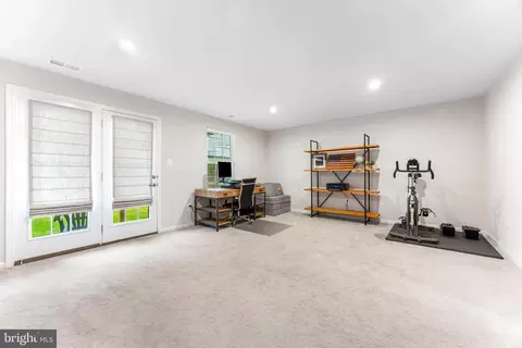 5 Gates Park Ct, Baltimore, MD 21227 photo 7