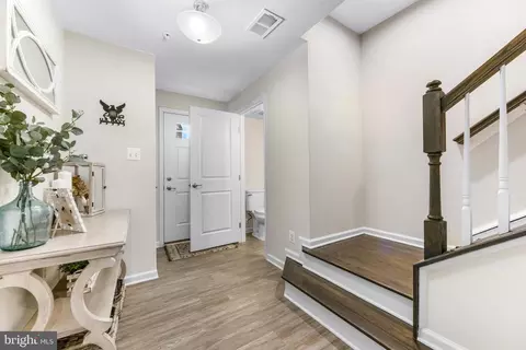 5 Gates Park Ct, Baltimore, MD 21227 photo 3