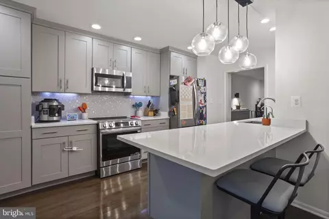 203 Old Crossing Dr, Pikesville, MD 21208