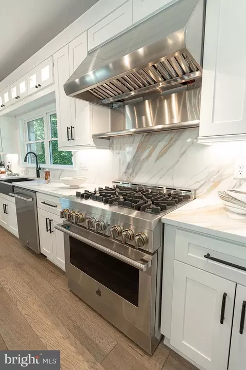 Kitchen - 1105 Chester Rd, Middle River, MD 21220 photo 5 of 5