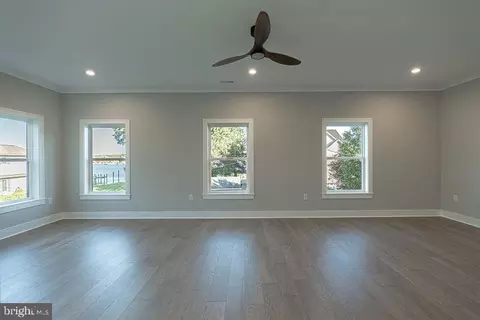Living - 1105 Chester Rd, Middle River, MD 21220 photo 6 of 6
