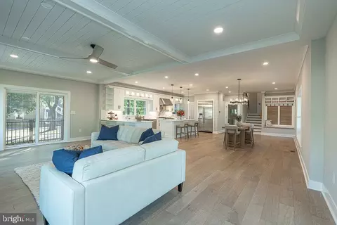 Living - 1105 Chester Rd, Middle River, MD 21220 photo 1 of 6