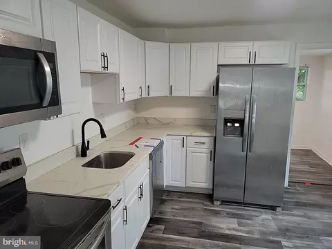 Kitchen - 16 Contact Ct, Middle River, MD 21220 photo 1 of 2
