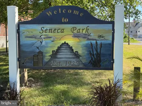 909 Seneca Park Rd, Middle River, MD 21220