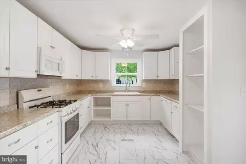 103 Conestoga Rd, Middle River, MD 21220 photo 2