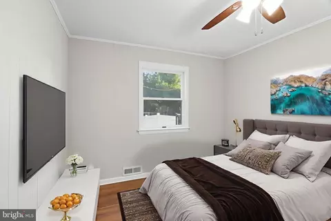 Bedroom - 4711 Forest View Ave, Baltimore, MD 21206 photo 4 of 6