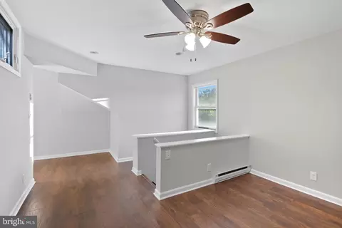 Entry Way - 4711 Forest View Ave, Baltimore, MD 21206 photo 4 of 7