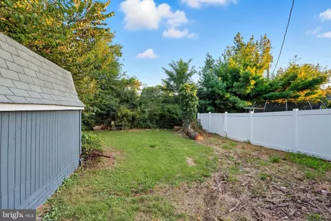 Exterior - 4711 Forest View Ave, Baltimore, MD 21206 photo 2 of 3