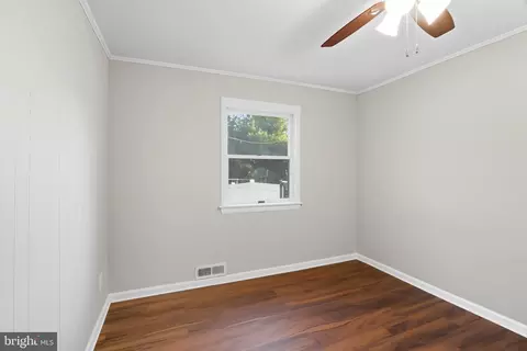 Bedroom - 4711 Forest View Ave, Baltimore, MD 21206 photo 2 of 6