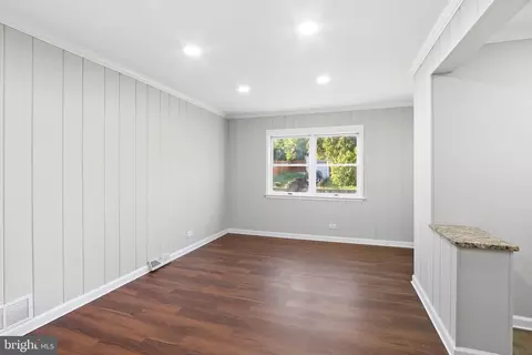 Living - 4711 Forest View Ave, Baltimore, MD 21206 photo 3 of 5