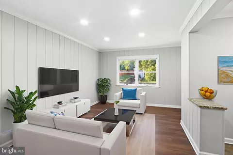 Living - 4711 Forest View Ave, Baltimore, MD 21206 photo 5 of 5