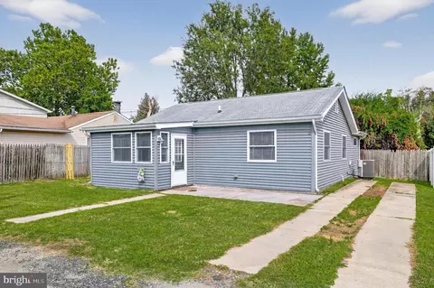 1307 2nd Rd, Middle River, MD 21220