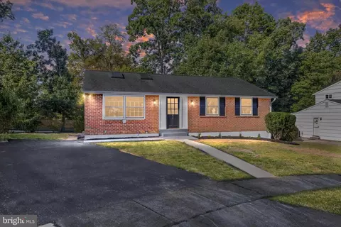 8 David Lee Ct, Catonsville, MD 21228