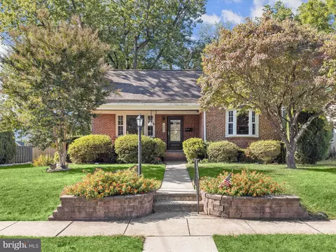 2007 Rockwell Ave, Catonsville, MD 21228