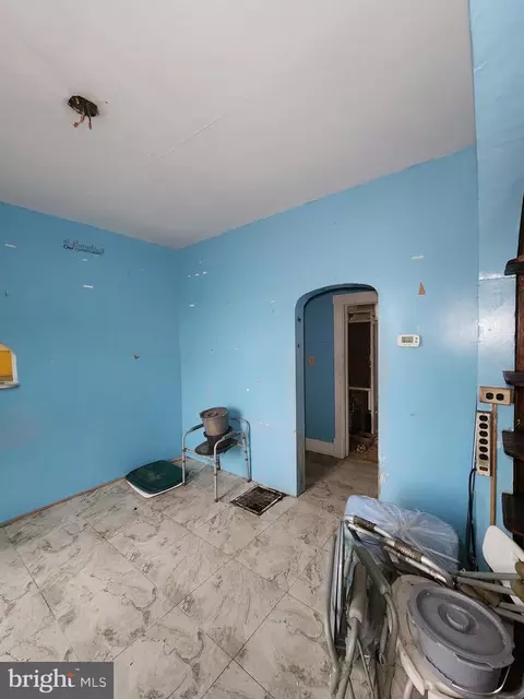 Entry Way - 1909 Hammonds Ferry Rd, Halethorpe, MD 21227 photo 8 of 22