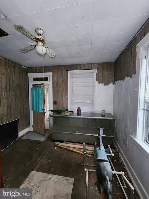 Entry Way - 1909 Hammonds Ferry Rd, Halethorpe, MD 21227 photo 6 of 22