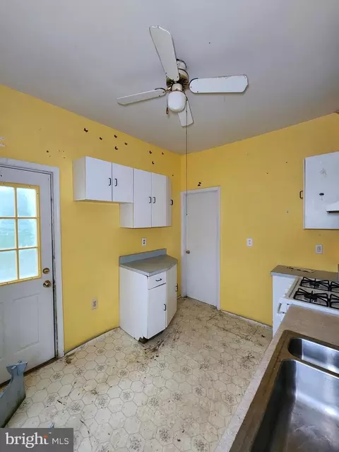 Kitchen - 1909 Hammonds Ferry Rd, Halethorpe, MD 21227 photo 1 of 3