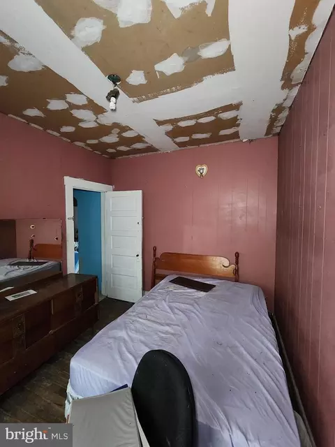 Bedroom - 1909 Hammonds Ferry Rd, Halethorpe, MD 21227 photo 2 of 2