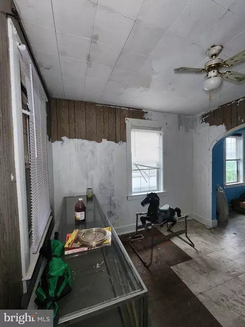 Entry Way - 1909 Hammonds Ferry Rd, Halethorpe, MD 21227 photo 3 of 22