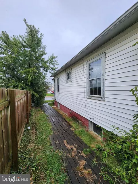 Entry Way - 1909 Hammonds Ferry Rd, Halethorpe, MD 21227 photo 1 of 22