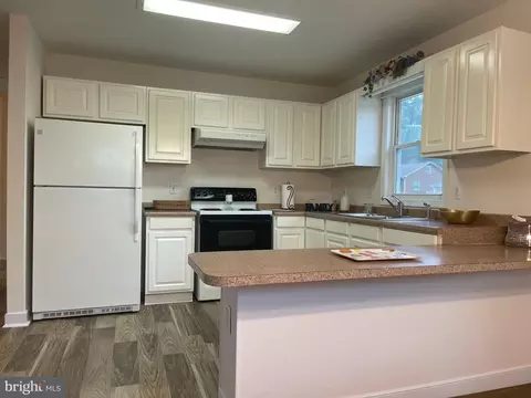 547 Compass Rd, Middle River, MD 21220 photo 8