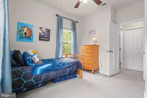 Bedroom - 2904 Shaws, Sparrows Point, MD 21219 photo 6 of 8