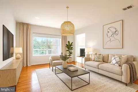 12246 Roundwood Rd #304, Lutherville Timonium, MD 21093