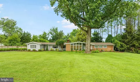8402 Topping Rd, Pikesville, MD 21208