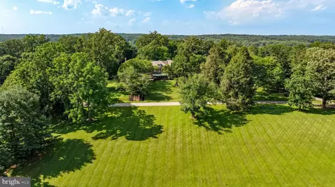 10 Merry Hill Ct, Pikesville, MD 21208