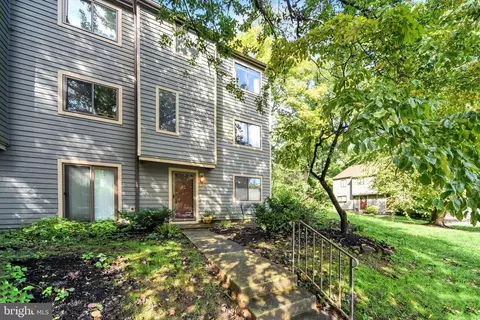 28 Stoneridge Ct, Baltimore, MD 21239 photo 2