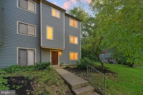 28 Stoneridge Ct, Baltimore, MD 21239