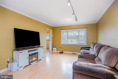 Living - 8119 Cornwall Rd, Dundalk, MD 21222 photo 2 of 2