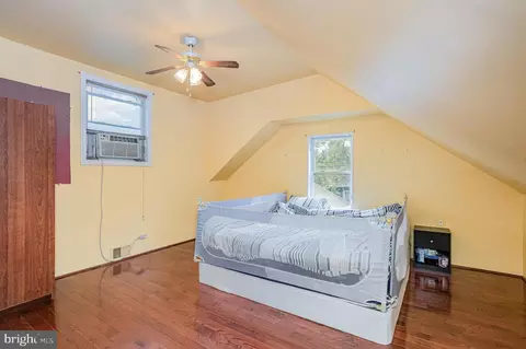 Bedroom - 8119 Cornwall Rd, Dundalk, MD 21222 photo 2 of 5