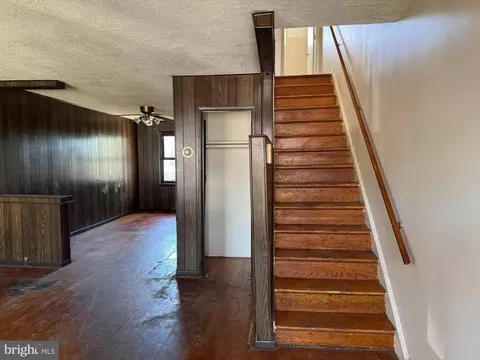 Entry Way - 904 Elton Ave, Baltimore, MD 21224 photo 1 of 1
