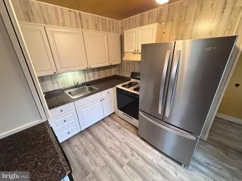 1705 Summit Ave, Halethorpe, MD 21227 photo 2