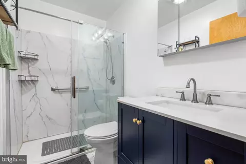 Bath - 329 Everett Rd, Monkton, MD 21111 photo 3 of 3