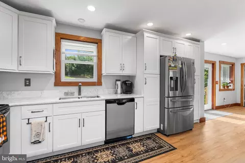 Kitchen - 329 Everett Rd, Monkton, MD 21111 photo 2 of 3