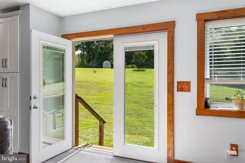 Entry Way - 329 Everett Rd, Monkton, MD 21111 photo 2 of 3