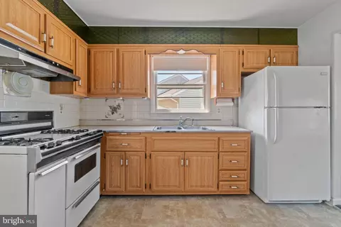 Kitchen - 5912 Daybreak Ter, Baltimore, MD 21206 photo 1 of 1