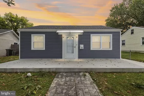 18 Right Wing Dr, Middle River, MD 21220