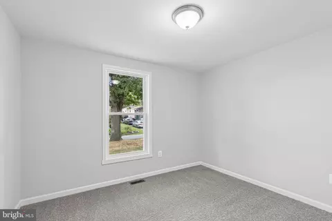 1922 Bell Ave, Halethorpe, MD 21227 photo 4
