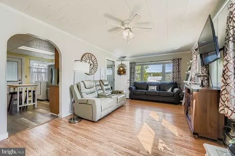 Living - 561 Compass Rd, Middle River, MD 21220 photo 1 of 2